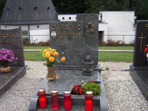 Žarni spomenik