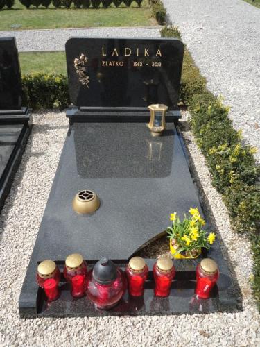 Žarni spomenik